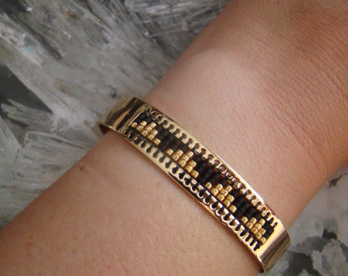 Miyuki beaded triangle cuff