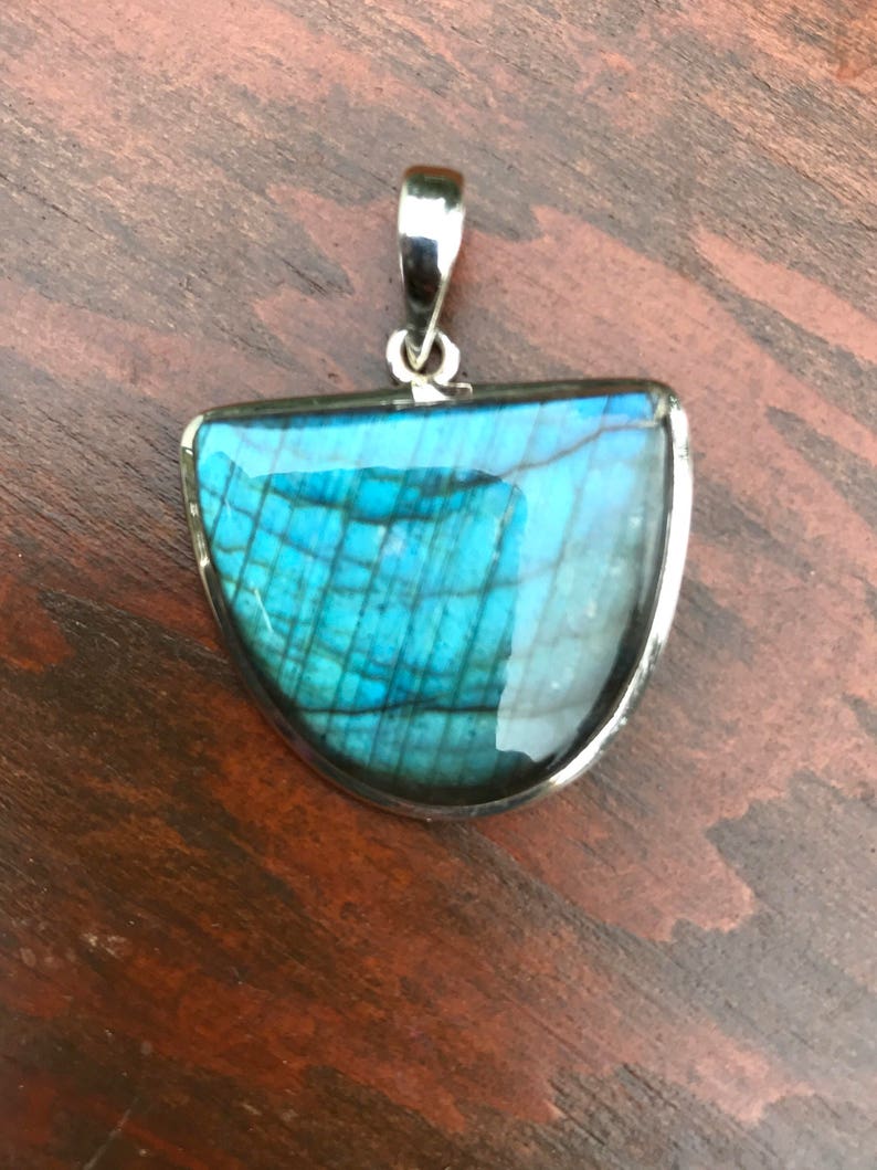 Ocean Flash Labradorite Pendant