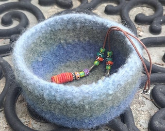 Bol en laine feutrée maison, rangement, bol en laine fait maison, bol feutré fait main, bol en laine fait main