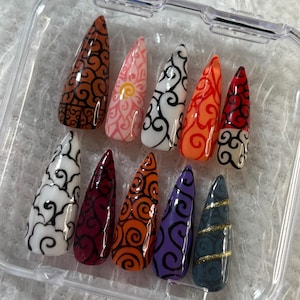 Duivelfruitpers op nagels - volledige nagel