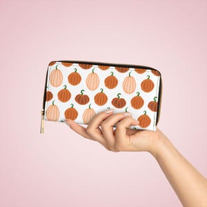 Halloween Pumpkin Zipper Wallet, Cute Halloween Accessories, Trick or Treat Wallet, Pumpkin Pattern Wallet, Black Cat Gifts, Spooky [...]
