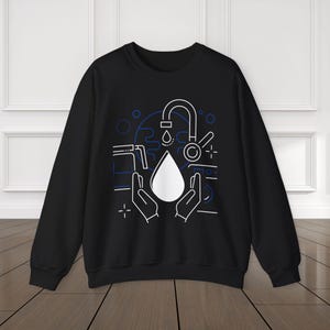 Sudadera minimalista con cuello redondo y estampado gráfico, sudadera unisex acogedora, atuendo informal, idea de regalo, ropa de diario, ropa inspirada en el arte.