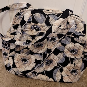 Bolso tote Vera Bradley modelo Camellia Sweet Pleat descatalogado.