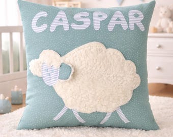 Kussen met naam, naamkussen, geboortecadeau, kinderkussen, knuffelkussen, schaapje, schaapje