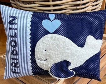 Kissen mit Namen, Namenskissen, Geschenke zur Geburt, Kinderkissen, Kuschelkissen, Entdeckerkissen, Wal