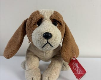 Peluche de perro Beagle Basset Hound Spunky de Russ Berrie Luv Pets, 25 cm (10 pulgadas)
