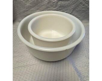 Juego de 2 cuencos de vidrio blanco vintage para mezclar, de 6" y 9" de diámetro.
