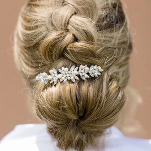 Bridal Hair Piece for Bun Silver Bridal Hair Comb Small Rhinestone Wedding hair comb Navy blue hair piece Wedding comb Blue hair accessories