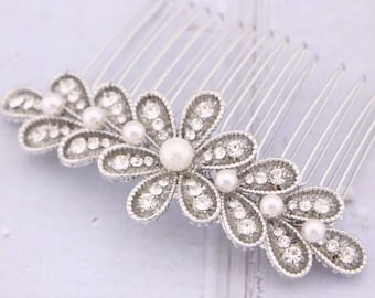 Silver Wedding hair clip Pearl Wedding hair comb Rhinestone Wedding hair jewelry Bridal hair accessories Wedding headpiece Bridal hair comb