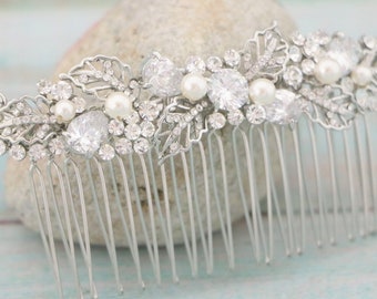 wedding hair comb silver crystal hair piece Wedding hair accessories for bun Pearl headpiece Wedding comb Bridal hair jewelry Wedding comb