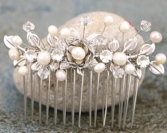 Boho hair piece Pearl hair comb Wedding hair accessories Bridal hair jewelry Gold veil comb Rose gold Wedding Headpiece Boho hair comb Side