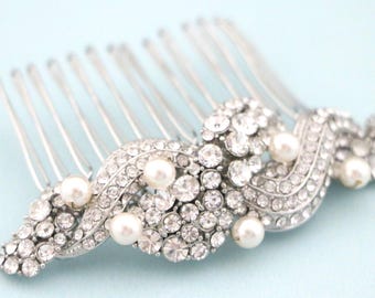 Silver Bridal Hair Comb: Pearl & Crystal Wedding Headpiece Side hair comb Bridesmaid hair piece Wedding hair comb Bridal hair clip Wedding