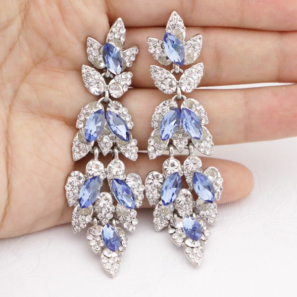 Boucles d'oreilles de mariage en cristal de saphir, boucles d'oreilles de lustre de mariée, boucles d'oreilles de mariée, boucles d'oreilles bleu poussiéreux, boucles d'oreilles de lustre bleu vif, demoiselles d'honneur