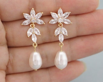 Gold Chandelier Bridal Earrings, Swarovski Pearl Rhinestone Dangle Rose gold Pearl drop earrings Wedding earrings ivory pearl earring Bridal
