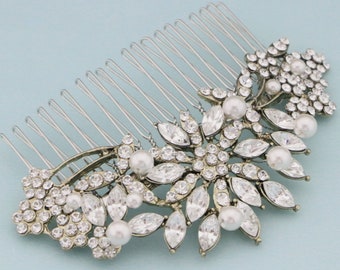 Bridal hair comb Pearl side comb Vintage style Gold veil comb Rhinestone hair piece Bridal hair accessories Wedding hair comb Crystal comb