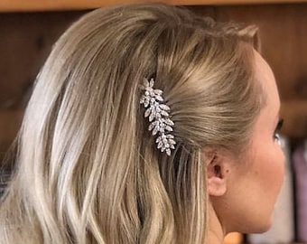 Peigne de mariage en argent sur le côté, coiffure de mariée sur le côté, pièce de cheveux en strass, bling des cheveux de mariage, peigne pour cheveux de mariée, peigne en voile d'or, pièce de cheveux en cristal