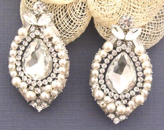 Silver pearl chandelier earrings Rhinestone earrings Silver Wedding earrings Crystal earrings Bridal jewelry earrings Bridesmaid earrings