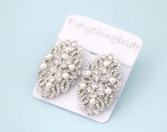 wedding chandelier earrings Silver Ivory pearl earrings Crystal earrings Rhinestone earrings Bridesmaid earrings Bridal jewelry earrings