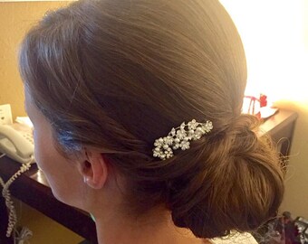 Wedding side comb Small Wedding hair comb Rhinestone Bridal headpiece Wedding hair accessories for bun Bridal hair comb Gold veil comb Side