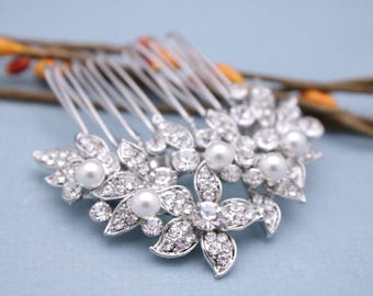 Wedding hair piece pearl and crystal hair comb Wedding hair accessories Rhinestone hair comb Silver Wedding hair comb updo Bridal headpiece
