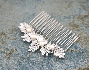 Silver Pearl hair comb Rhinestone hair piece Wedding hair clip CZ Wedding hair comb Crystal hair clip Wedding hair accessories Bridal comb