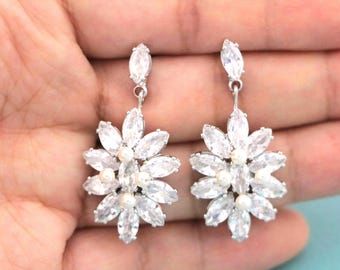 Pearl Drop Bridal Earrings, Silver Rhinestone Dangle Wedding Jewelry Crystal earrings Rhinestone earrings Gold earrings Rose gold earrings