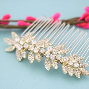 Gold veil comb Wedding hair comb floral Side Bridal headpiece Wedding hair accessories for bun Wedding hair jewelry Bridal hair comb Crystal