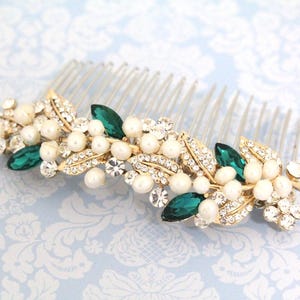 Wedding hair comb Pearl and Crystal comb Emerald Wedding comb Green Bridal comb Side bridal headpiece Wedding hair accessories for bun Gold