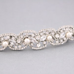 Wedding barrette hair clip Pearl and Crystal hair clip Wedding hair comb Bridal hair jewelry Wedding hair clip Bridal barrette hair comb pin
