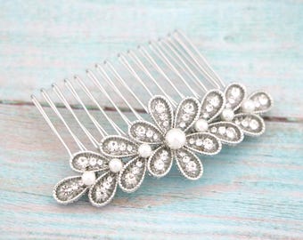Silver Pearl hair clip Wedding headpiece Bridal hair comb Rhinestone Wedding hair jewelry Crystal hair comb Wedding hair clip Bridal comb