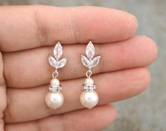 Pearl drop earrings Crystal Bridal Earrings Statement Wedding Earrings Dangle Bridal Earrings Bridal Jewelry Swarovski Pearl earrings Bridal