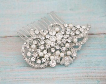 Wedding hair piece pearl side comb Bridal comb Pearl Wedding hair jewel Bridal hair comb for bun Wedding hair accessories updo Wedding comb