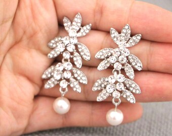 bride earrings for wedding day wedding chandelier earrings Silver Bridal jewelry earrings “dangly wedding earrings Pearl drop earrings Gold