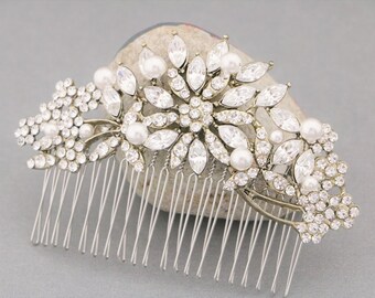 Wedding Rose Gold Hair Comb Dainty Bridal Hair Comb Crystal and Pearl Bridal Comb Gold veil comb Wedding headpiece Side Wedding hair comb