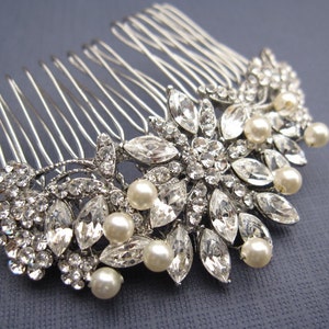 Wedding hair comb Vintage style Wedding comb in Pearl side hair comb Wedding hair accessories Bridal hair piece Pearl drop Wedding earrings