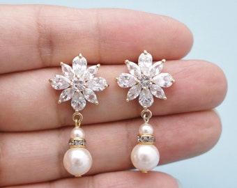 Pearl drop Wedding earrings Crystal earrings Wedding jewelry Earrings CZ Bridal earrings Rhinestone earrings Bridesmaid earrings Swarovski