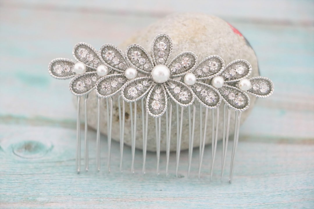 Peigne à Cheveux Mariage – Strass Argenté Et Perle – Pour Mariée Ou Demoiselle D'honneur