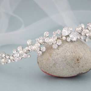 boho wedding headband pearl and crystal wedding head piece for bride bridal rhinestone headband Wedding tiara gold bridal headband hair vine
