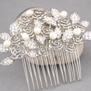 Silver Wedding comb Side bridal headpiece Wedding hair accessories for bun Bridal hair comb Wedding hair clip Pearl Bridal comb Crystal comb