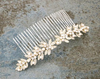 side bridal headpiece Gold veil comb Wedding hair accessories for bun Bridal hair comb Rose gold Wedding comb Rhinestone Wedding hair comb