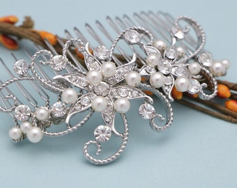 Wedding hair comb Side Wedding hair piece Bridal hair jewelry Wedding hair accessories for bun Bridal hair comb Rhinestone hair clip Wedding