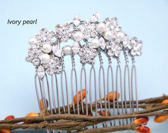 Pearl Wedding comb Side Bridal hair piece Wedding hair accessories for bun Wedding headpiece Gold Wedding hair comb Rhinestone Bridal comb