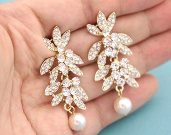 Gold Bridal earrings: Pearl drop Wedding earrings Ivory pearl earrings Rhinestone earrings Wedding hair clip Rose gold Bridal hair clip Boho