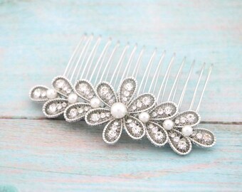 Silver Wedding hair comb Side bridal headpiece Gold veil comb Wedding hair accessories for bun Bridal hair comb Rhinestone hair clip Boho