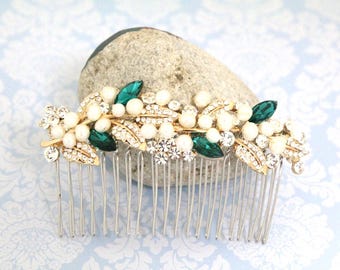 Gold veil clip Green Wedding hair comb Pearl side comb Wedding hair jewelry Wedding hair clip Bridal hair accessories for bun Bridal comb in