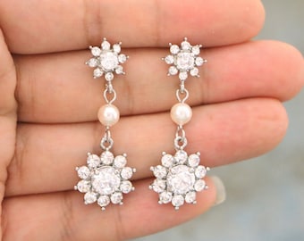 Mother of the Bride Gift Earrings pearl wedding earrings bridal earrings drop pearl earrings Bridesmaid earrings Crystal earrings Rhinestone