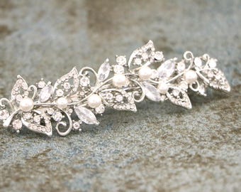 Pearl hair clip Wedding barrette headpiece Silver Wedding comb Bridal