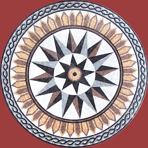 Peut inclure: Mosaïque circulaire avec un motif de rose des vents. Le motif central en étoile est composé d'éléments noirs, blancs et gris, entouré de formes beiges et marron. Une bordure décorative complète le design. Diamètre: environ 100 cm.