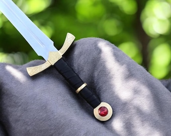 Réplica de la espada Goldryn del Trono de Cristal - Hoja de acero hecha a mano con guarda de latón, pomo de rubí y funda de cuero / Espada coleccionable de regalo