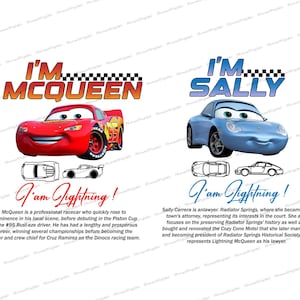 Puede incluir: Gráfico con Rayo McQueen y Sally Carrera de la película Cars. McQueen es rojo con el texto "I'M MCQUEEN" encima. Sally es azul con el texto "I'M SALLY" encima. El texto "I am Lightning!" está debajo de cada coche.
